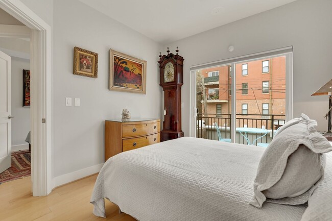 Building Photo - Lovely 2 BR/ 2 BA Condo in Adams Morgan!