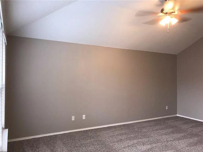 Building Photo - Updated 4 bed single Story home