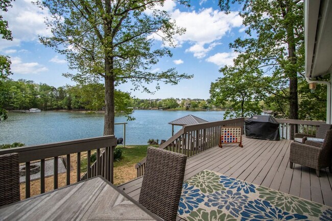 Building Photo - 16920 Landover Rd