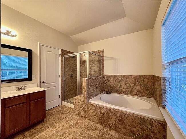 Building Photo - 906 Mesquite Hollow Pl