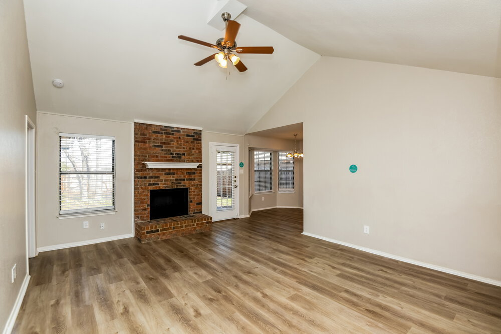 Building Photo - 1354 Gainsborough Way