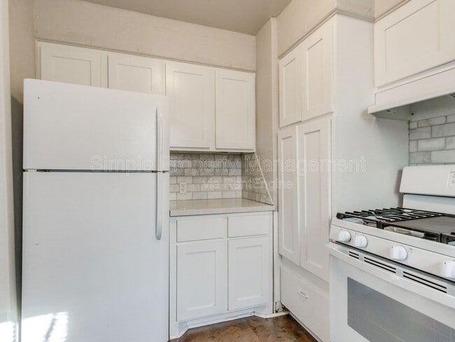 Building Photo - 10 SE Grand Blvd