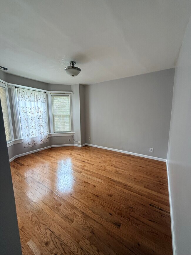 Building Photo - 129-131-131 Cherry St