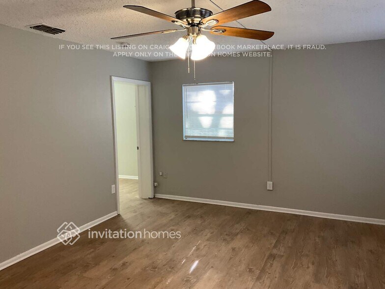 Building Photo - 603 67th Ave Terrace W