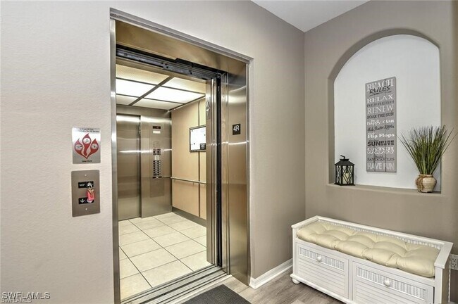 Building Photo - 10060 Lake Cove Dr