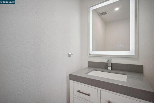 Building Photo - 119 Cypress Point Way
