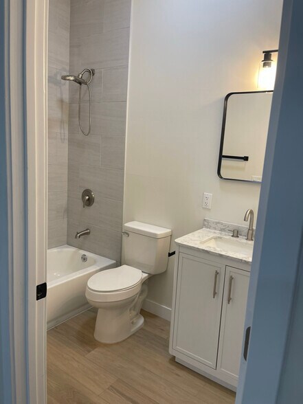 Building Photo - 3301 N 66th Pl