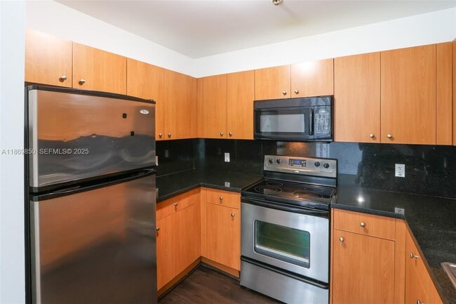 Building Photo - 2200 NE 4th Ave