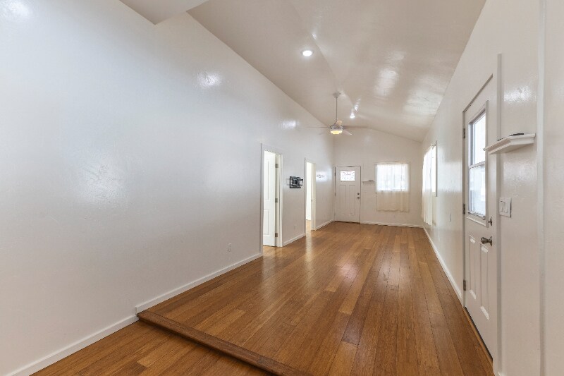 Building Photo - 534 Kaikoo St