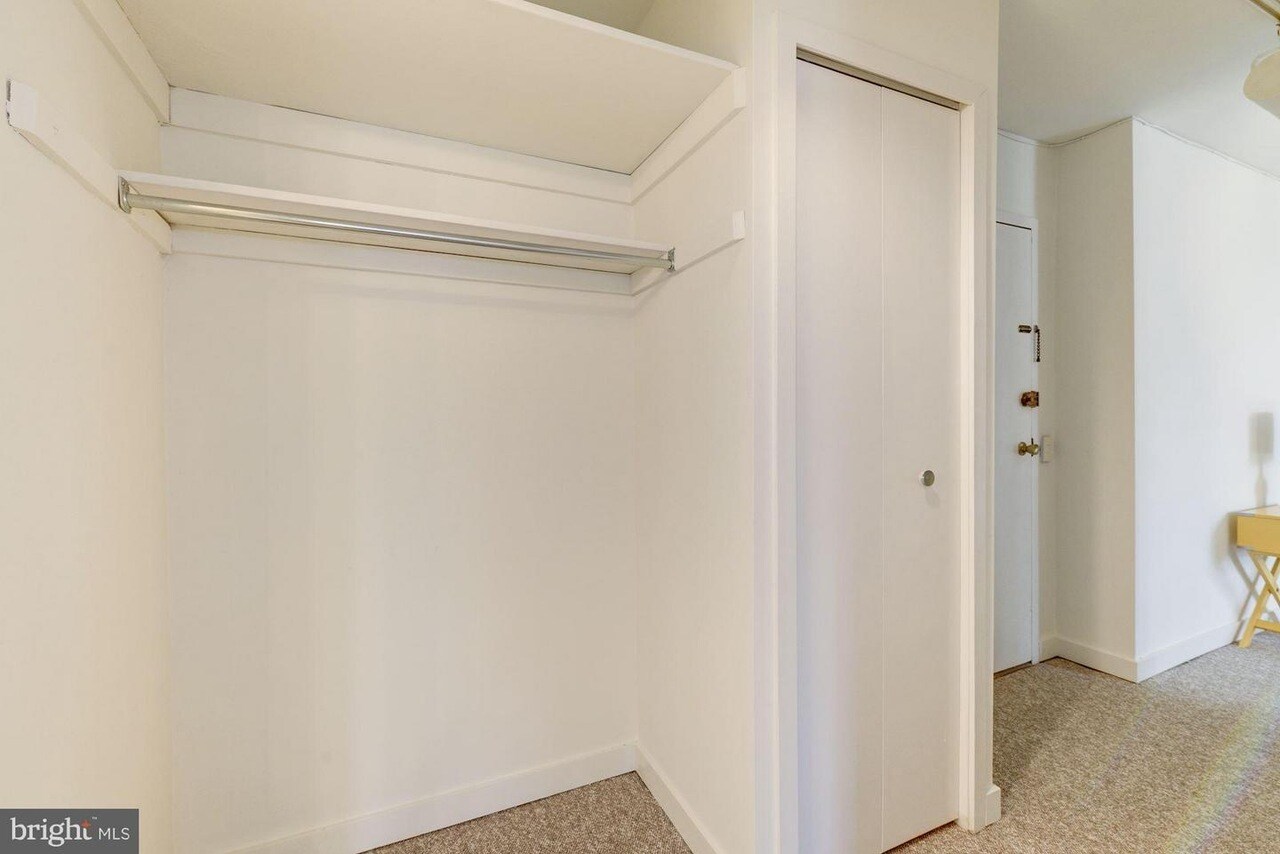 Building Photo - 950 25th St NW