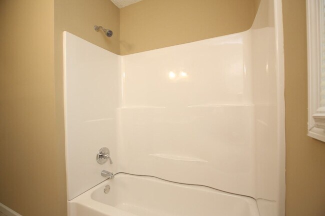 Building Photo - You’ll Love the Layout & Luxury Touches in...