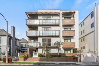 Building Photo - Kings Beverly by Wiseman