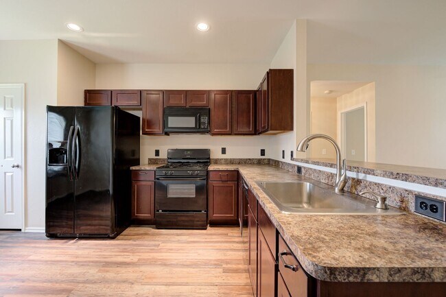 Building Photo - Stunning 3-Bedroom Home in Beautiful Piedmont Community!