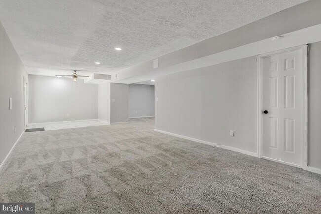 Building Photo - 9205 Midland Turn