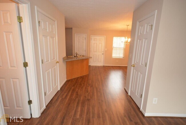 Building Photo - 1525 Eastern Sunrise Ln