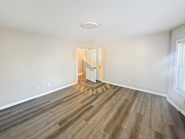 Building Photo - 527 S Ashland Ave