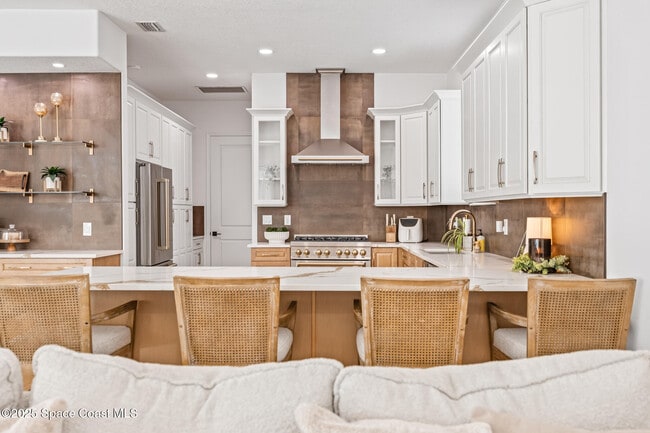 Building Photo - 385 Newport Dr