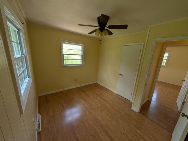 Building Photo - 505 N Stanwood Ln