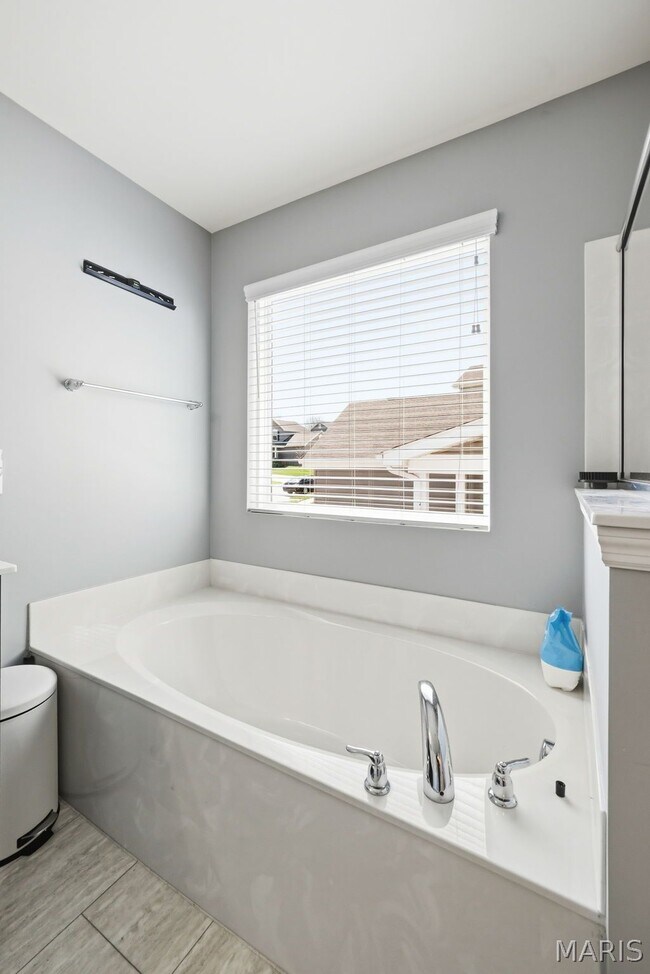 Building Photo - 463 Dusty Brook Dr