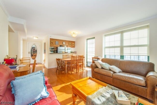 Building Photo - 7 Prospect St