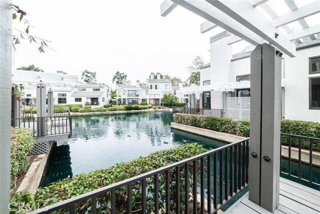 Building Photo - 31 Waterway