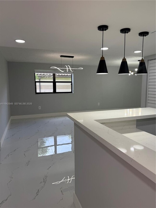 Building Photo - 9937 Nob Hill Pl