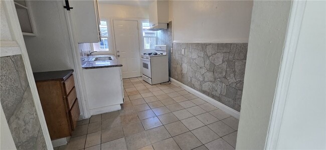 Building Photo - 1095 E Nocta St