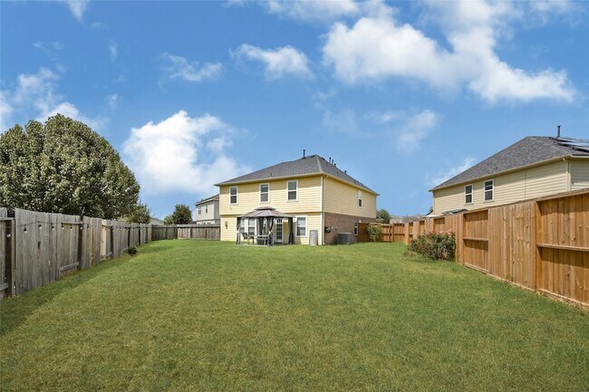 Building Photo - 3007 Apple Dale Dr