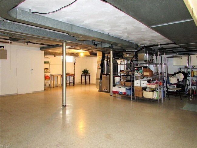 Building Photo - 11509 Lake Ave