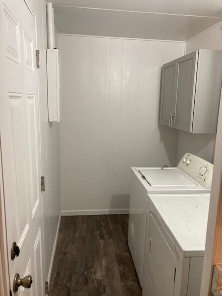 Building Photo - 4310 E Deckard Dr