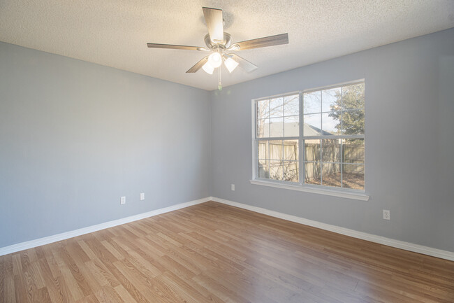 Building Photo - 4079 Groveland Rd