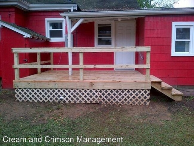 Building Photo - 4 br, 2.5 bath House - 800 North Lincoln