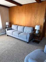 Building Photo - 132 Putnam Pike