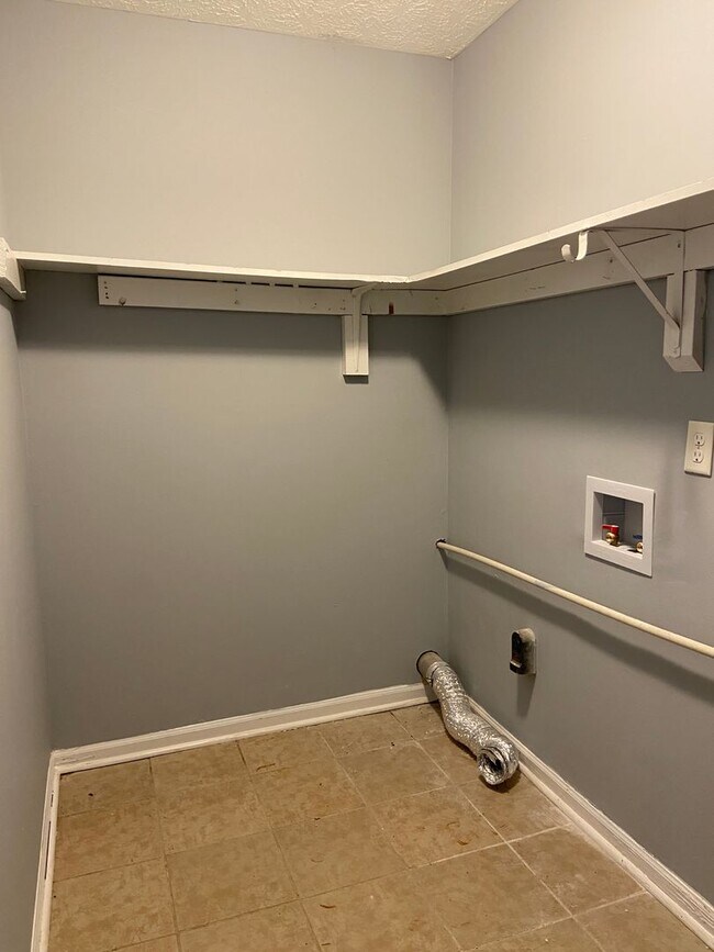 Building Photo - 1629/1631 Beaverdam Rd