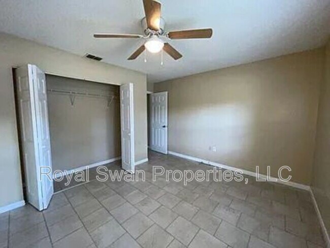Building Photo - 726 Zella Ln