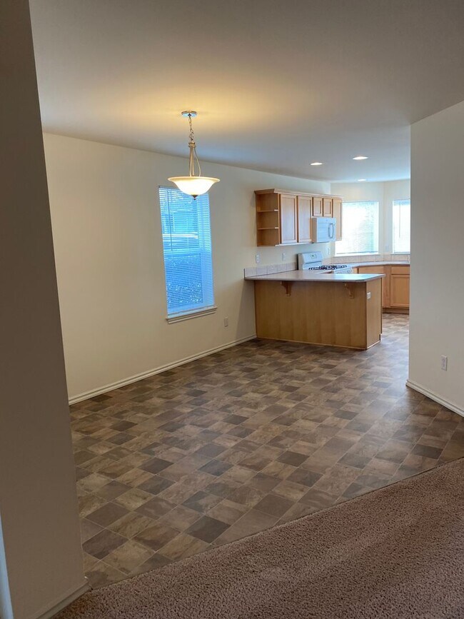 Building Photo - 917 Orchid Pl