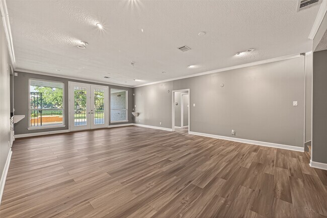 Building Photo - 7203 Timberlake Dr