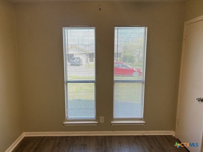 Building Photo - 1202 Alta Mira Dr