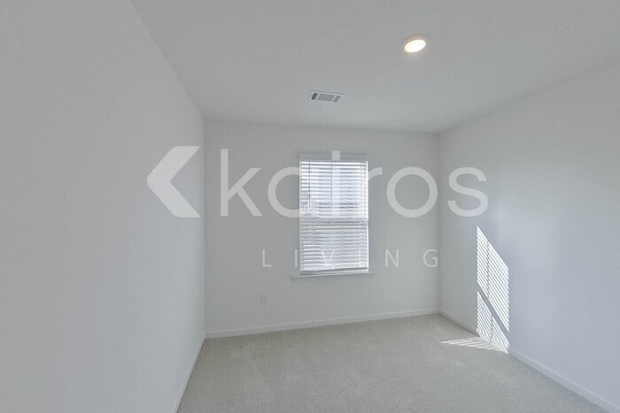 Building Photo - 208 Birch Ave