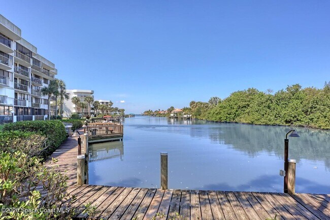 Building Photo - 300 Columbia Dr