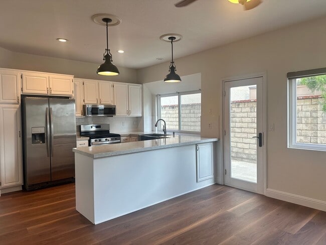 Building Photo - PRA3