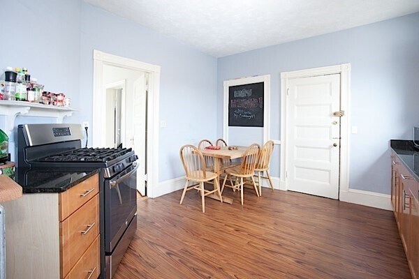 Building Photo - 3 Kinnaird St