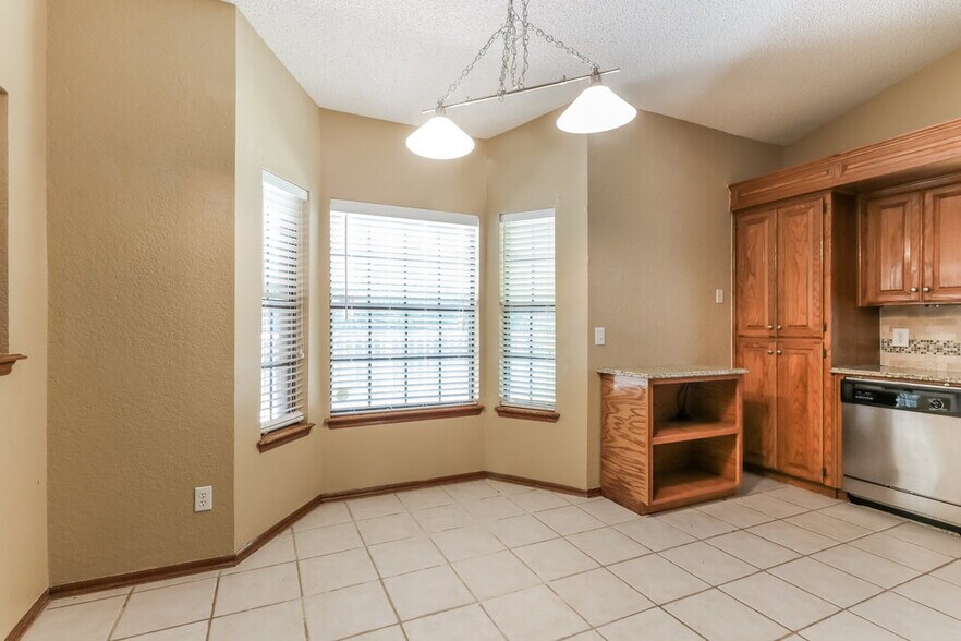 Building Photo - 2600 Amy Ct