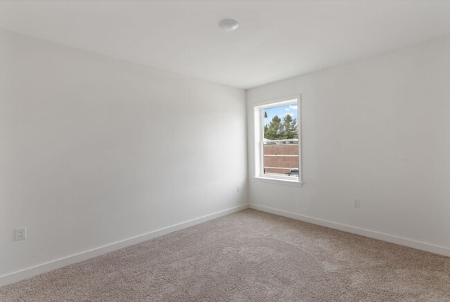 Building Photo - 24 Jersey Way