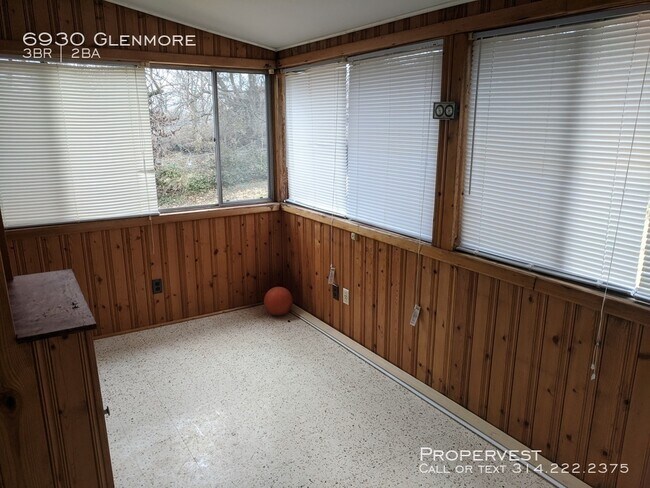 Building Photo - 6930 Glenmore Ave