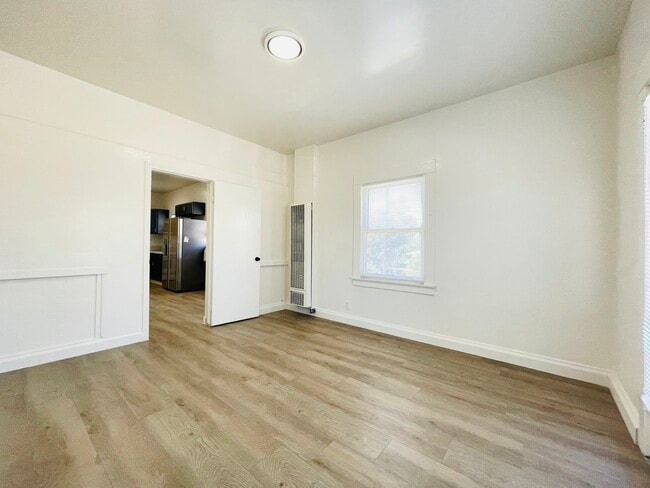 Building Photo - 3990 4th St