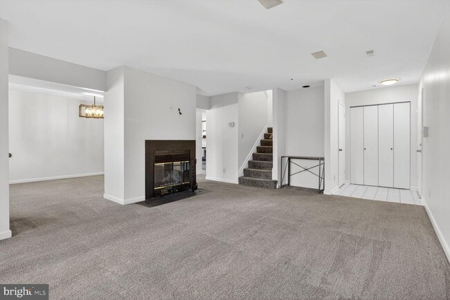 Building Photo - 4950 Columbia Rd