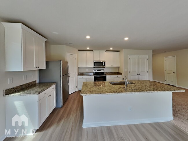 Building Photo - 265 Royal Mdw Dr