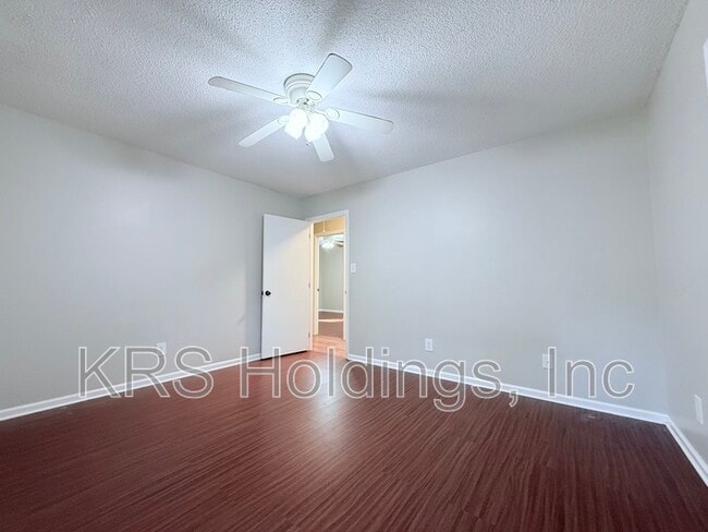 Building Photo - 8329 Bells Lake Rd