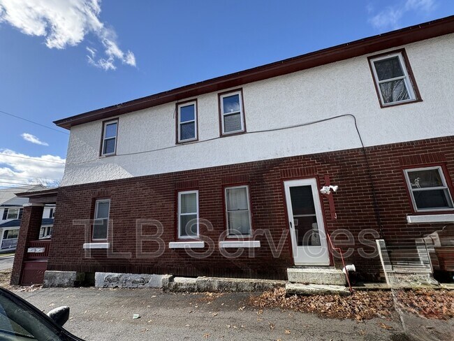 Building Photo - 221 3rd St